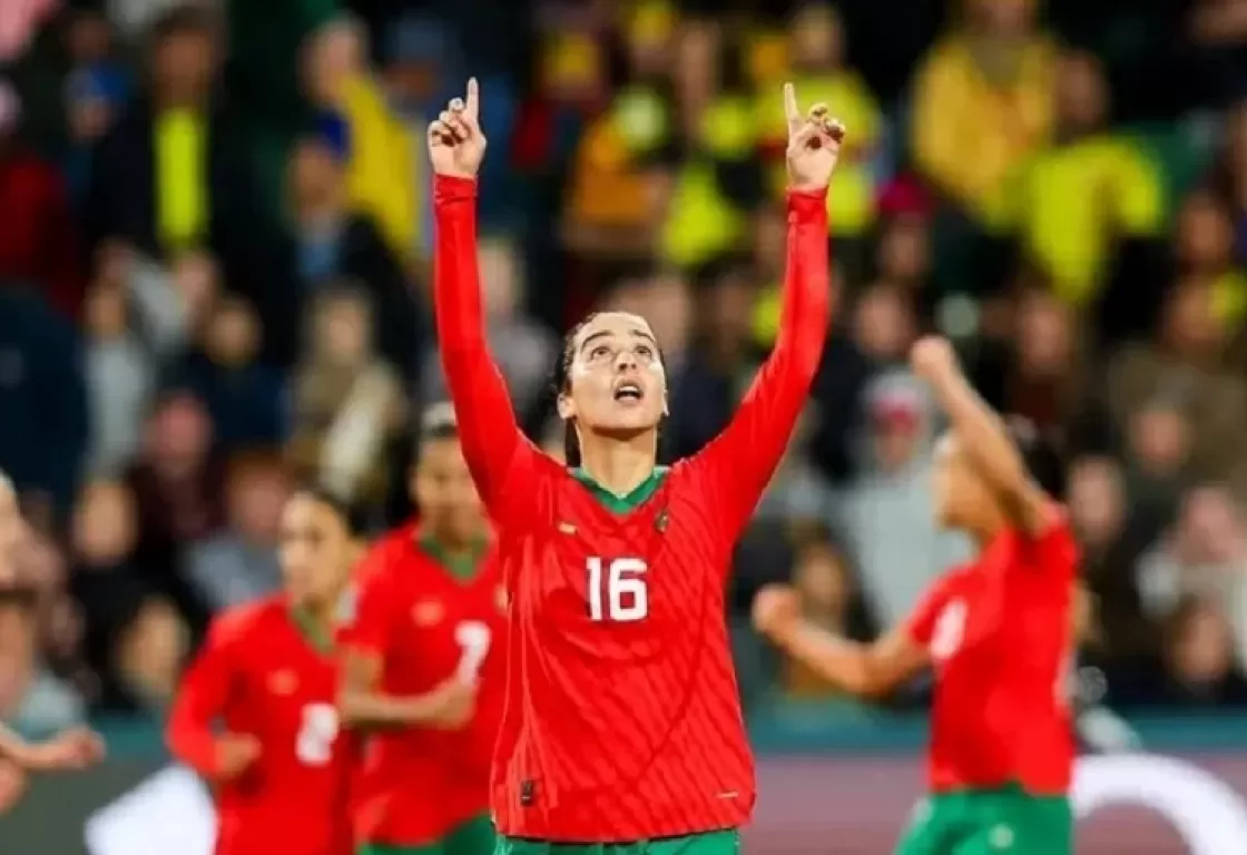 رغم الخلافات السياسية.. الجزائر تمنح المغرب انتصاراً تاريخياً في مونديال السيدات رغم الخلافات السياسية.. الجزائر تمنح المغرب انتصاراً تاريخياً في مونديال السيدات