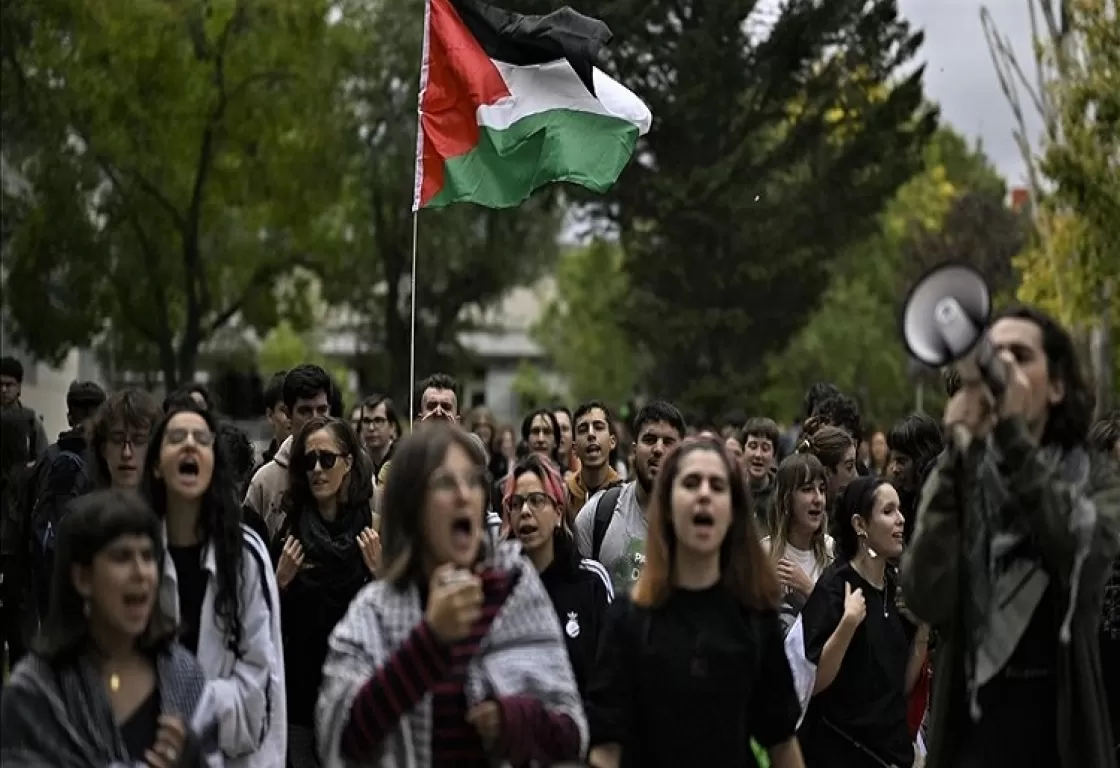 فنانون ومثقفون إسبان يوقعون عريضة تطالب بحظر السلاح لإسرائيل فنانون ومثقفون إسبان يوقعون عريضة تطالب بحظر السلاح لإسرائيل
