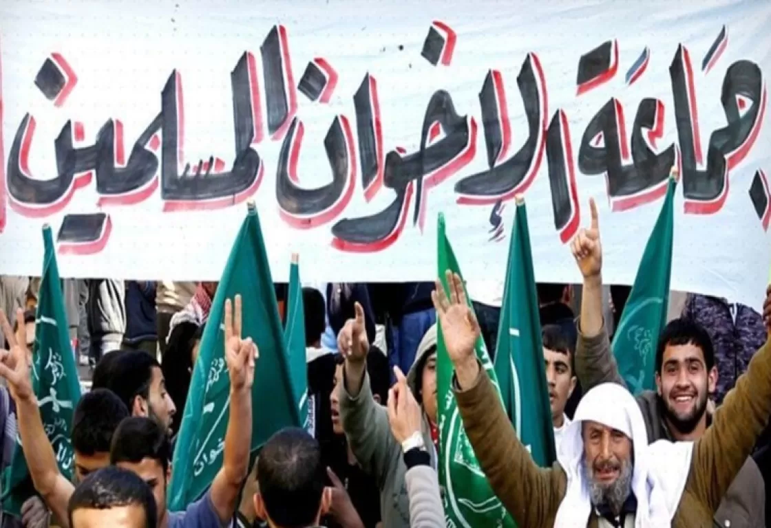 الإخوان وعدوا بـ "النهضة"... أكبر خدعة سياسية في تاريخ مصر الإخوان وعدوا بـ "النهضة"... أكبر خدعة سياسية في تاريخ مصر