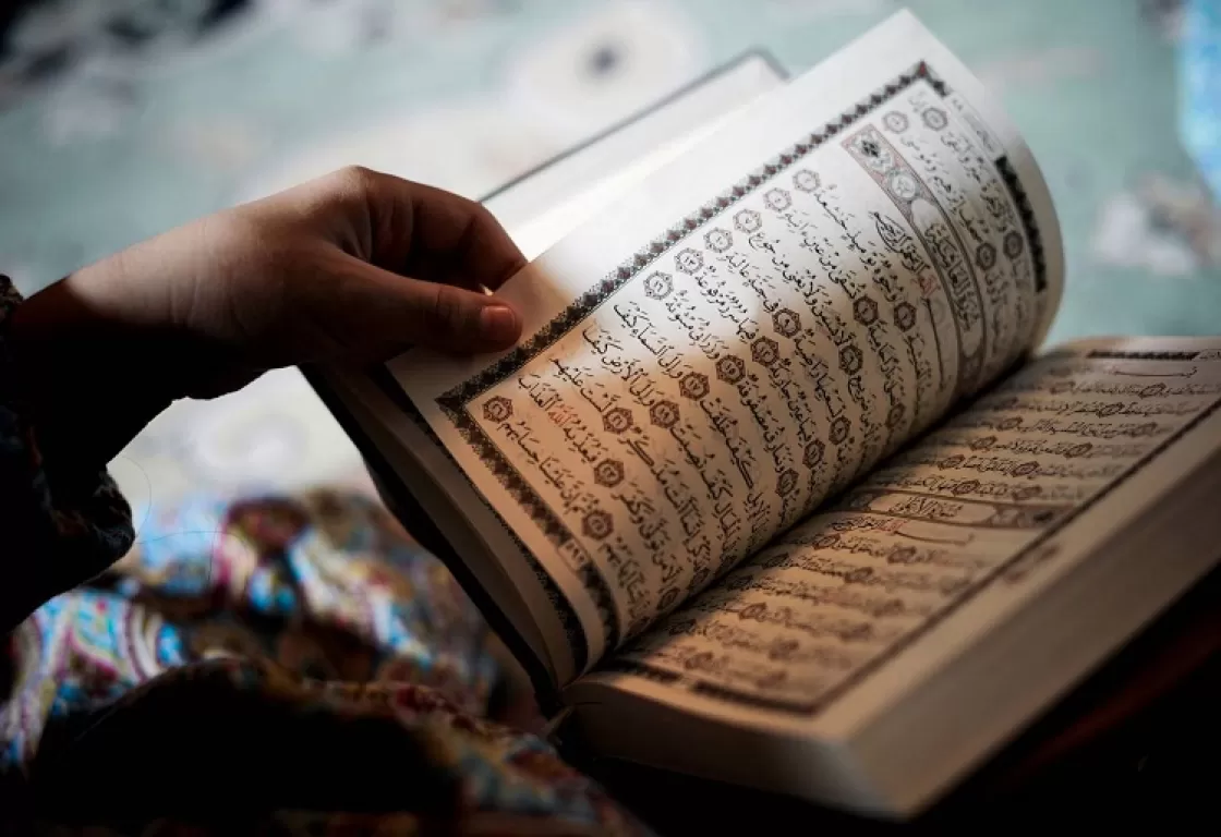 الإسلاموية أم العلمانية؟ الإسلاموية أم العلمانية؟