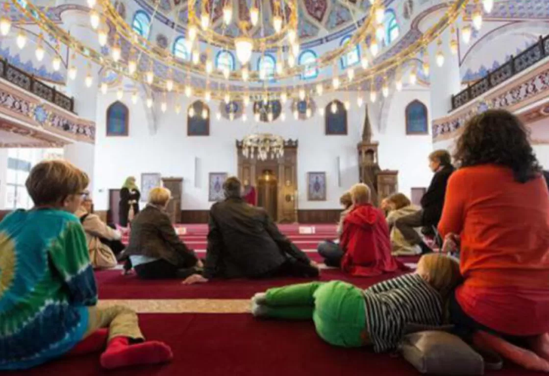 كيف ساهمت الجماعات المتطرفة في نشر صورة سلبية عن الإسلام؟ كيف ساهمت الجماعات المتطرفة في نشر صورة سلبية عن الإسلام؟