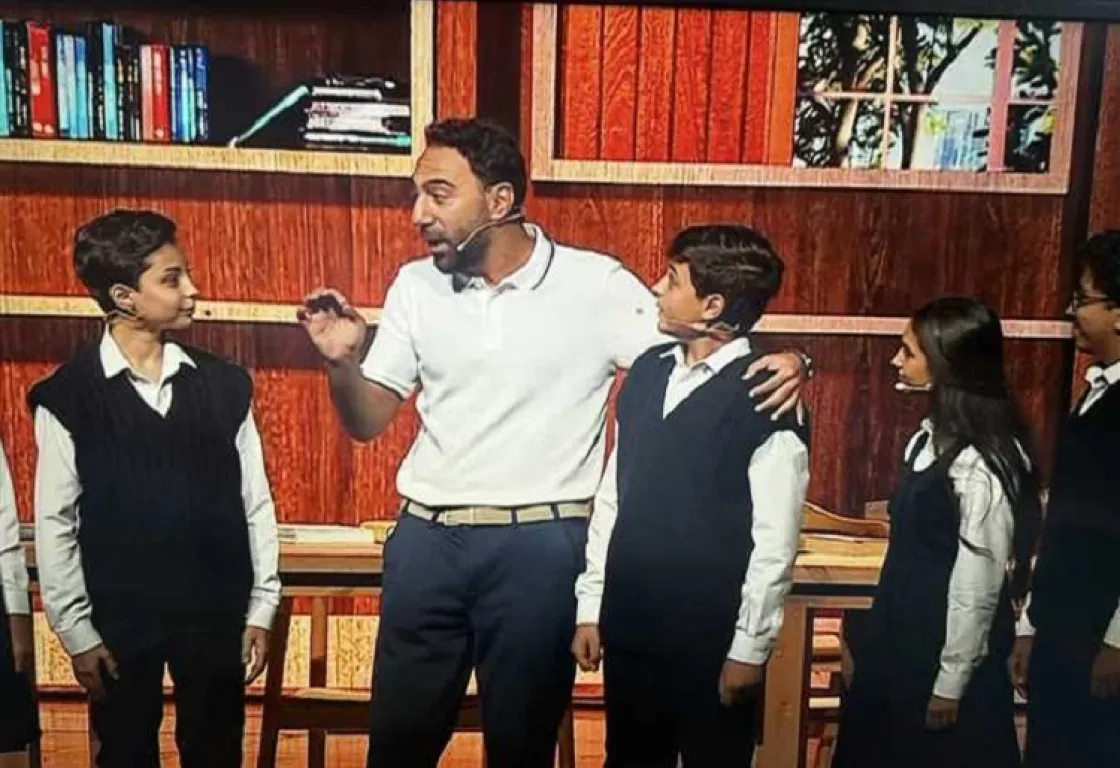 محمد سلام يخطف الأضواء في احتفالية مصر وطن السلام وسط عاصفة من التصفيق محمد سلام يخطف الأضواء في احتفالية مصر وطن السلام وسط عاصفة من التصفيق