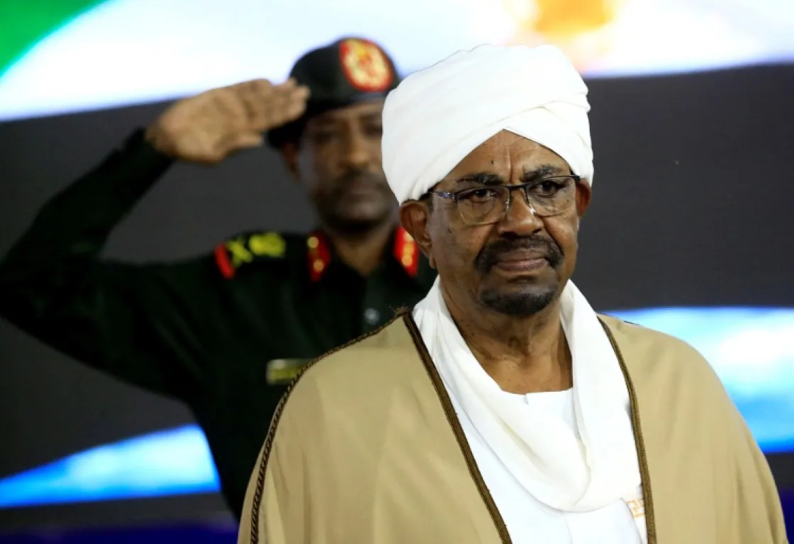 البرهان على خُطا البشير: هل اشترى الجيش السوداني "ماكينة" دعاية الإخوان القديمة؟