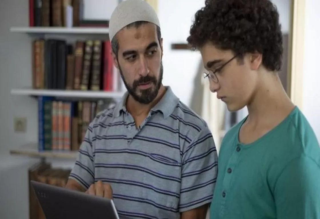 تفكيك العقل "الإخوانجي".. كيف سبقت السينما الفرنسية تقارير المخابرات؟