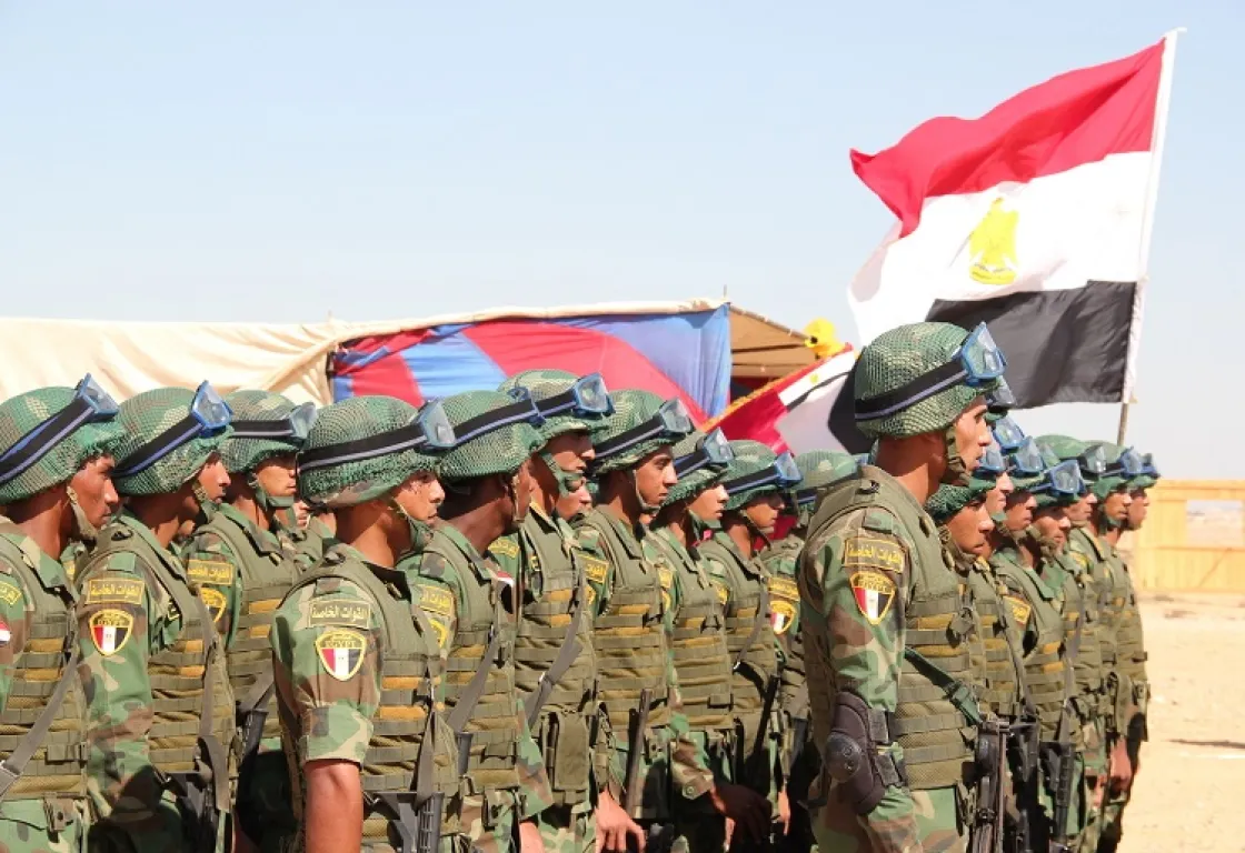 لماذا تستهدف الجماعة الإخوانية المؤسسة العسكرية؟.. خبير يجيب