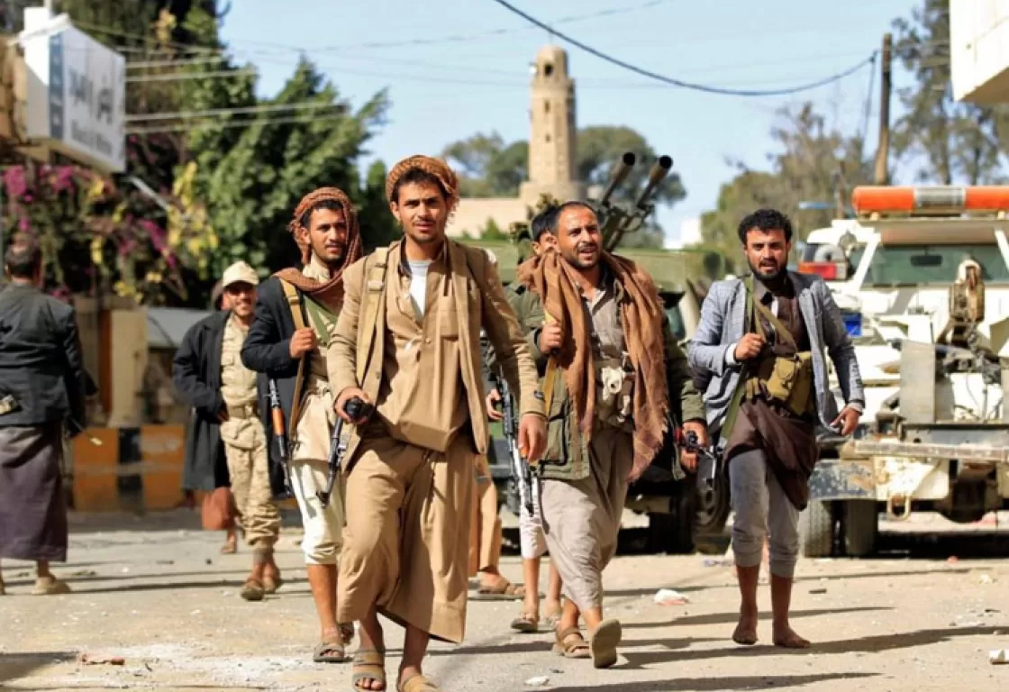 تصدياً لحربهم الاقتصادية... اليمن يحظر ويجمد أموال (12) كياناً يدعمون الميليشيات الحوثية
