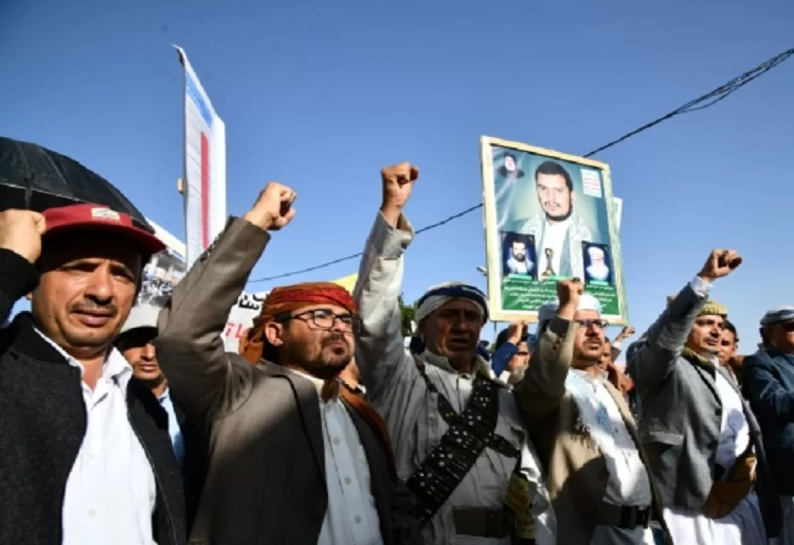الحوثيون يقرون بنهب موارد الدولة عبر مصادر غير شرعية لتمويل مشروعها الطائفي الحوثيون يقرون بنهب موارد الدولة عبر مصادر غير شرعية لتمويل مشروعها الطائفي