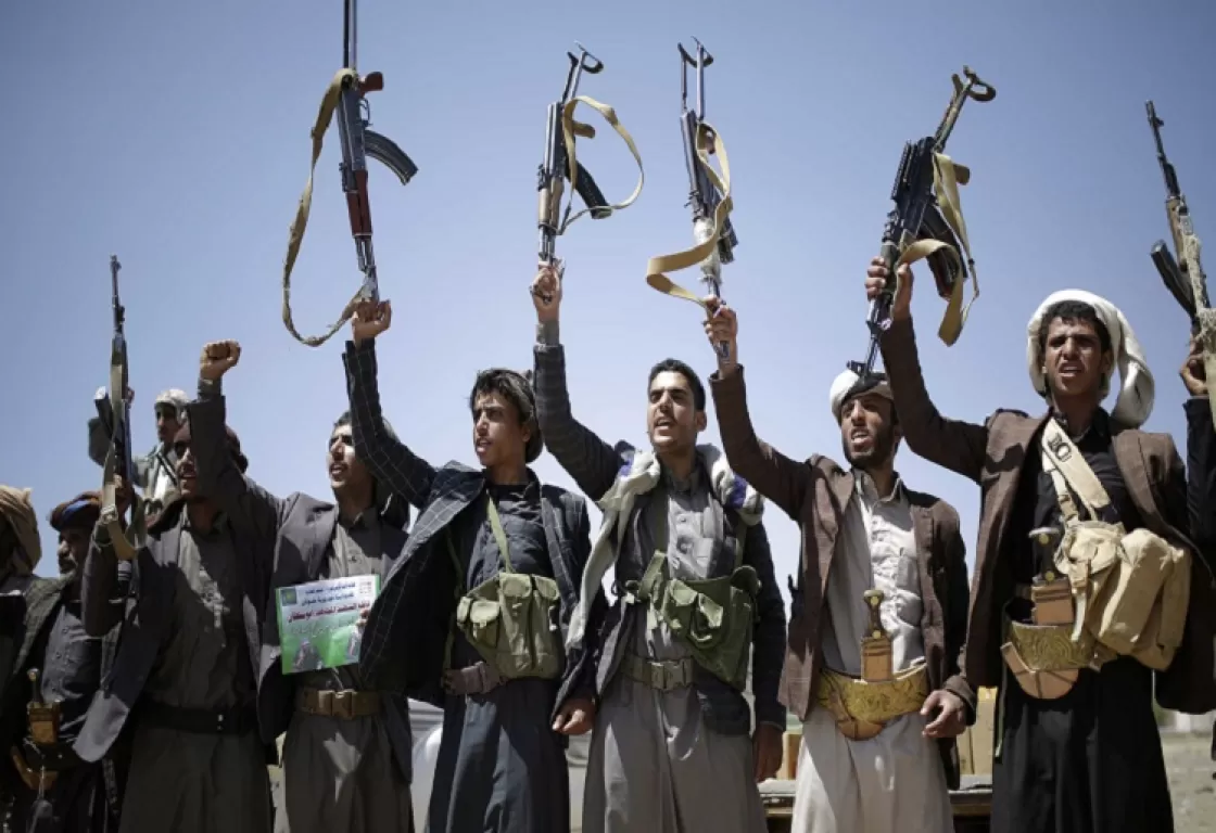 الحوثيون يستغلون المفاوضات لتعزيز مواردهم المالية... كيف؟ الحوثيون يستغلون المفاوضات لتعزيز مواردهم المالية... كيف؟