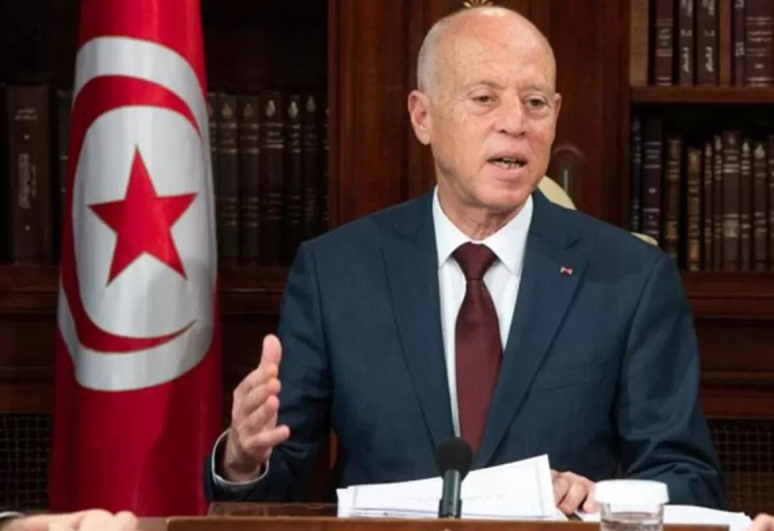 على تخوم الانتخابات بتونس.. قيس سعيّد يواصل معركته ضد “الإخوان”