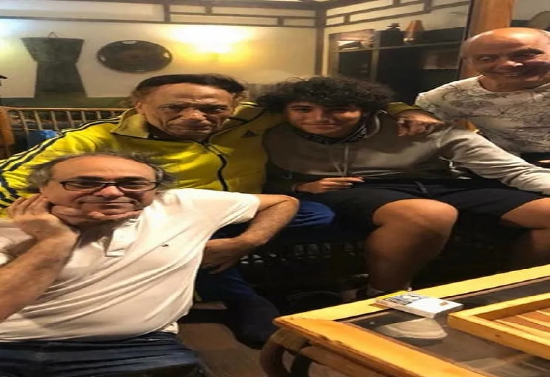 ظهور مفاجئ لعادل إمام يصنع حالة من البهجة في مصر