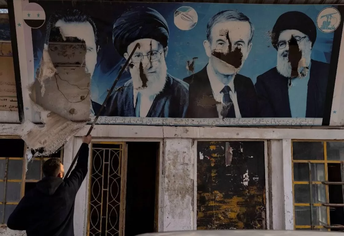 الرهان الخاسر.. سقوط الأسد والإشكالية الإيرانية الرهان الخاسر.. سقوط الأسد والإشكالية الإيرانية