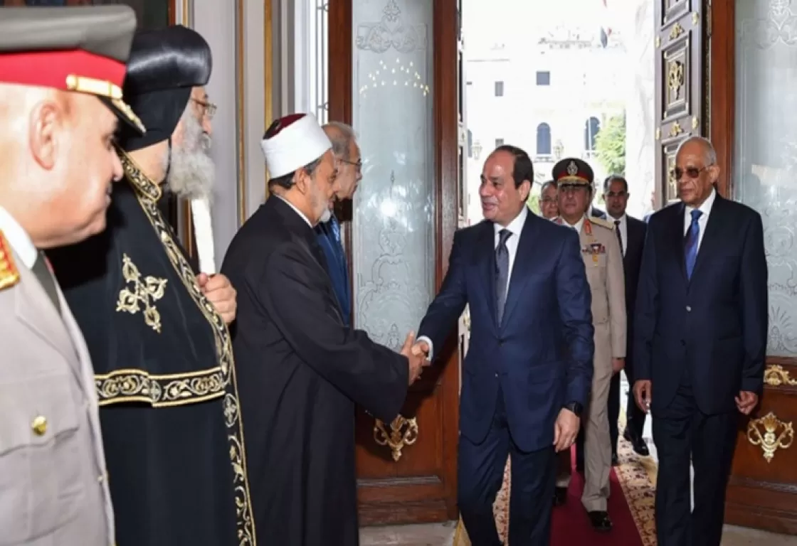 السيسي يحيّد الإخوان والسلفيين بتقريب المسافات مع الأزهر السيسي يحيّد الإخوان والسلفيين بتقريب المسافات مع الأزهر