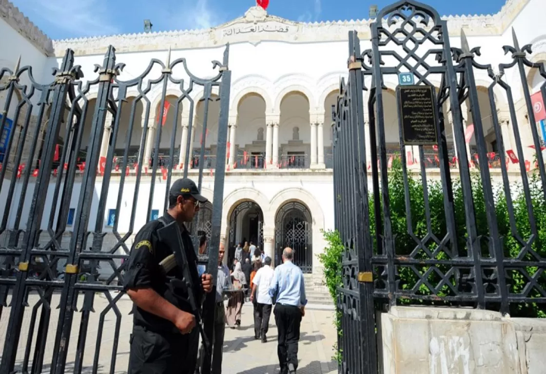 مجد تنظيم القاعدة وردد عبارة &quot;طواغيت&quot; أثناء استنطاقه... إرهابي تونسي يغضب المحكمة