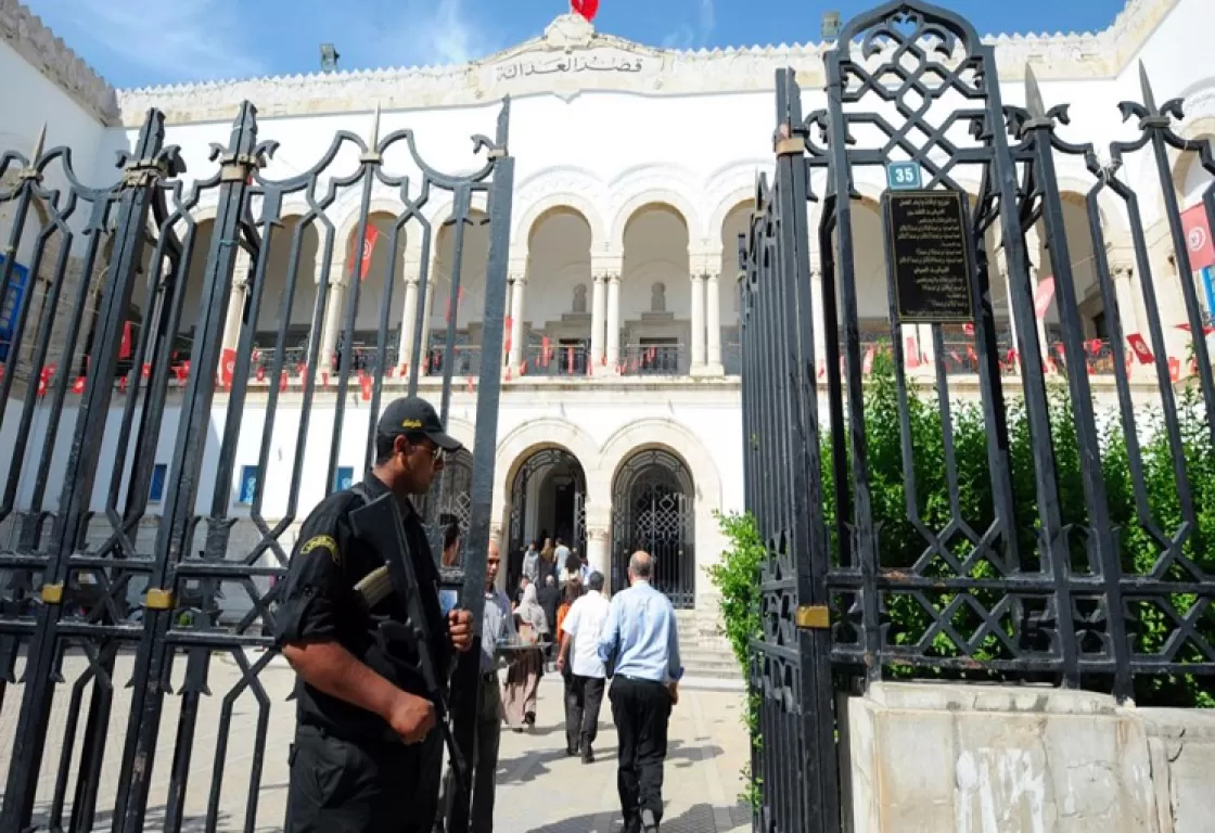 القضاء التونسي يؤجل النظر بقضية لوقف انتخابات البرلمان... تفاصيل القضاء التونسي يؤجل النظر بقضية لوقف انتخابات البرلمان... تفاصيل