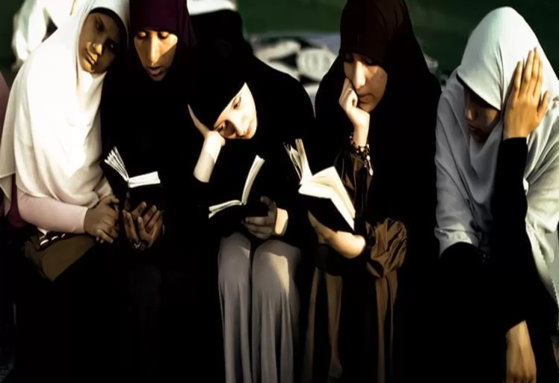 المرأة بين تعاليم الدين الحقيقية والتزمت والرجعية المرأة بين تعاليم الدين الحقيقية والتزمت والرجعية