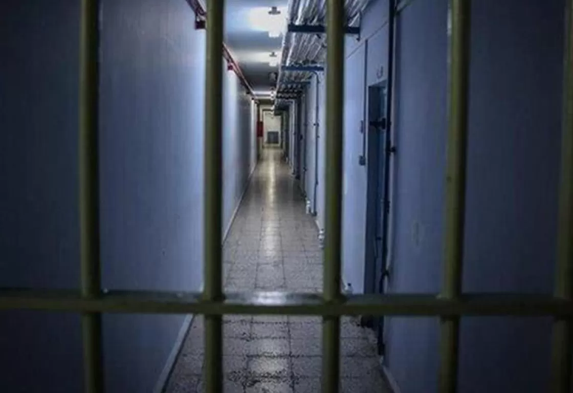 80% من المعتقلين في سجون الحوثي خارج القانون... تفاصيل