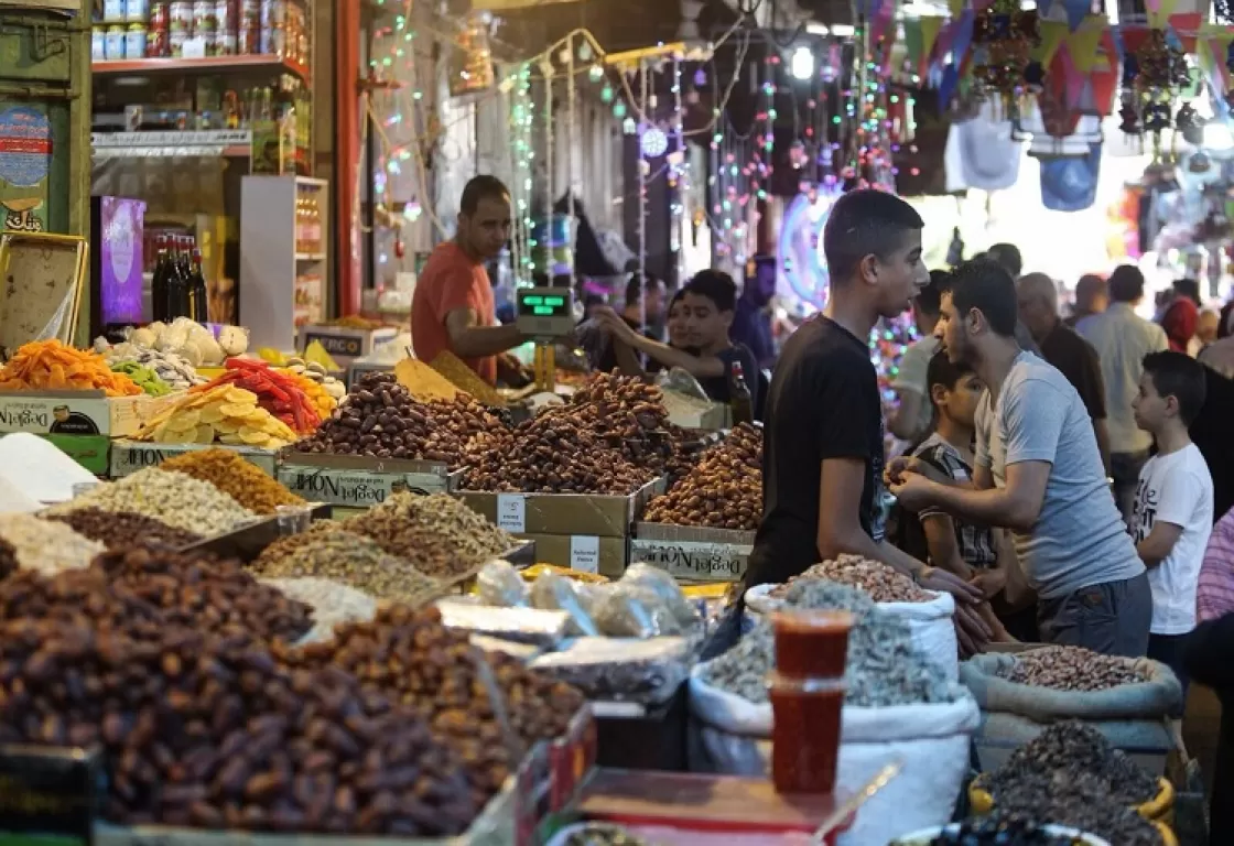رمضان في العراق.. مسحّراتي تصحبه الدبكة ودليمية تزين موائد الإفطار