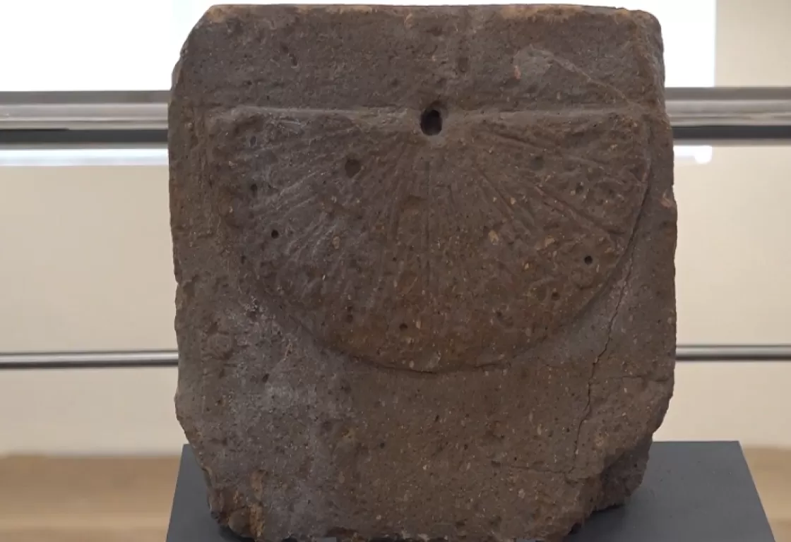 ساعة شمسية نادرة تفشي بأسرار الزمن في العصور الوسطى ساعة شمسية نادرة تفشي بأسرار الزمن في العصور الوسطى
