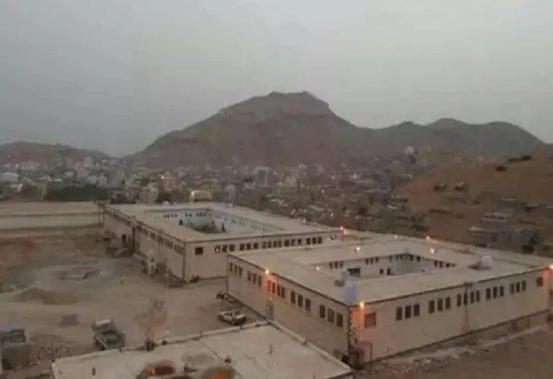 بعد هجوم إخواني.. فرار عناصر القاعدة من سجن في المكلا اليمنية