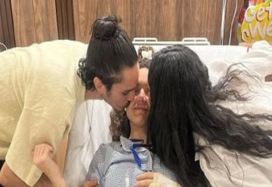 نزيف حاد يهدد حياة رنا رئيس.. جراحة عاجلة لإنقاذ الفنانة الشابة نزيف حاد يهدد حياة رنا رئيس.. جراحة عاجلة لإنقاذ الفنانة الشابة