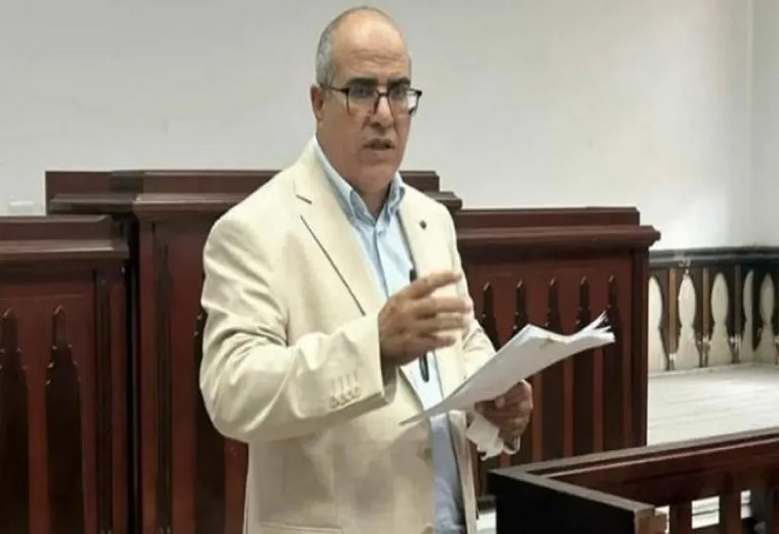 رسائل أصحاب "السترات السوداء".. "نقابة المحامين" تنكأ جراح إخوان تونس