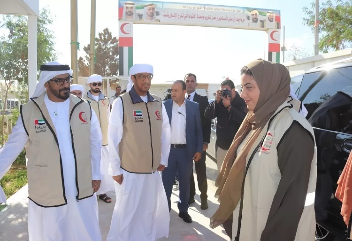 منطقة خضراء في مخيم للاجئين... من إنجازات الهلال الأحمر الإماراتي منطقة خضراء في مخيم للاجئين... من إنجازات الهلال الأحمر الإماراتي
