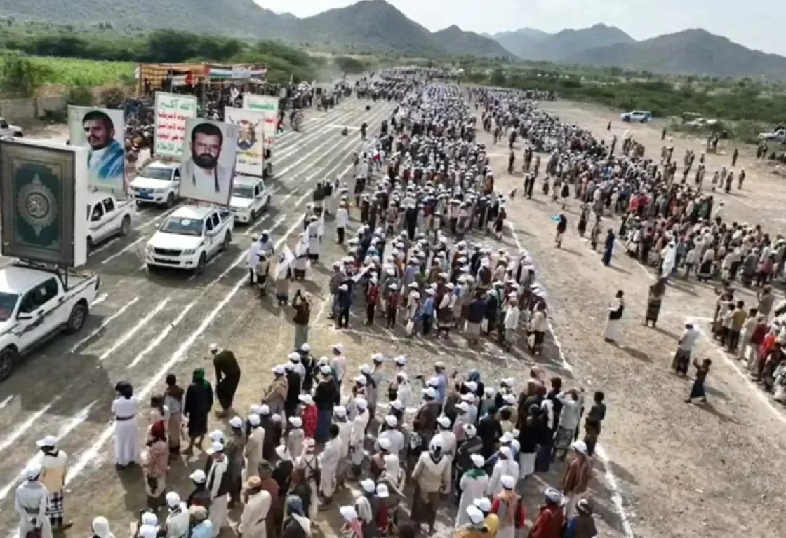 الحوثيون يستغلون قتلاهم لاستقطاب مجندين لصالحهم.. كيف؟ الحوثيون يستغلون قتلاهم لاستقطاب مجندين لصالحهم.. كيف؟