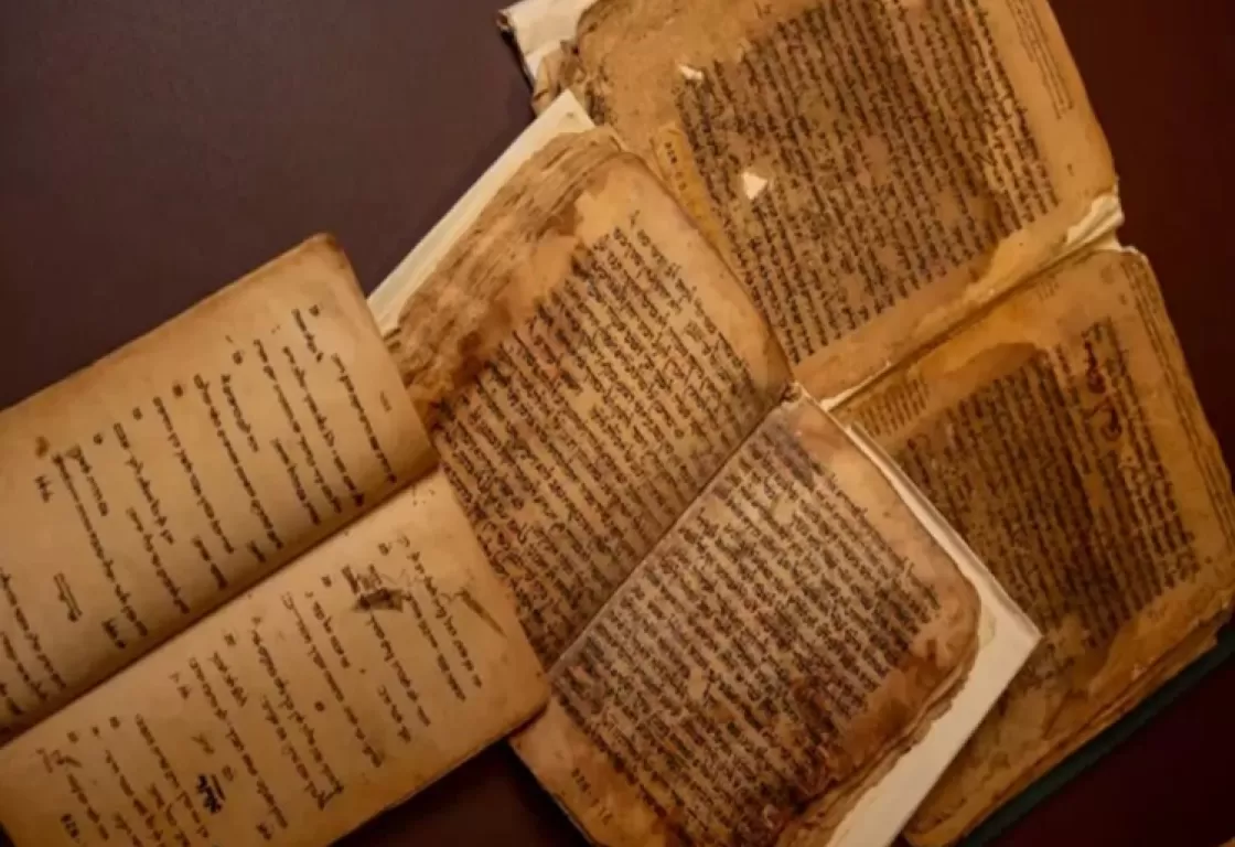 دليل جديد على أن إخوان اليمن يتاجرون بالمخطوطات الأثرية دليل جديد على أن إخوان اليمن يتاجرون بالمخطوطات الأثرية