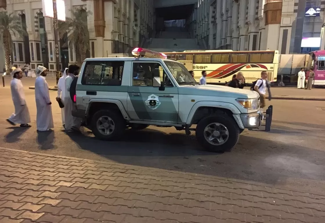 فيديو لصفع مسن يثير ضجة في السعودية... والأمن يتحرك فيديو لصفع مسن يثير ضجة في السعودية... والأمن يتحرك