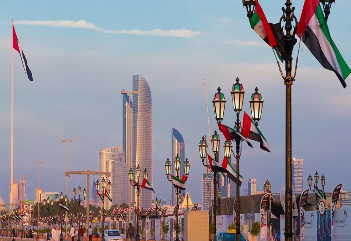 الدفاعات الإماراتية تتصدى لتهديدات صاروخية ومسيّرات قادمة من إيران