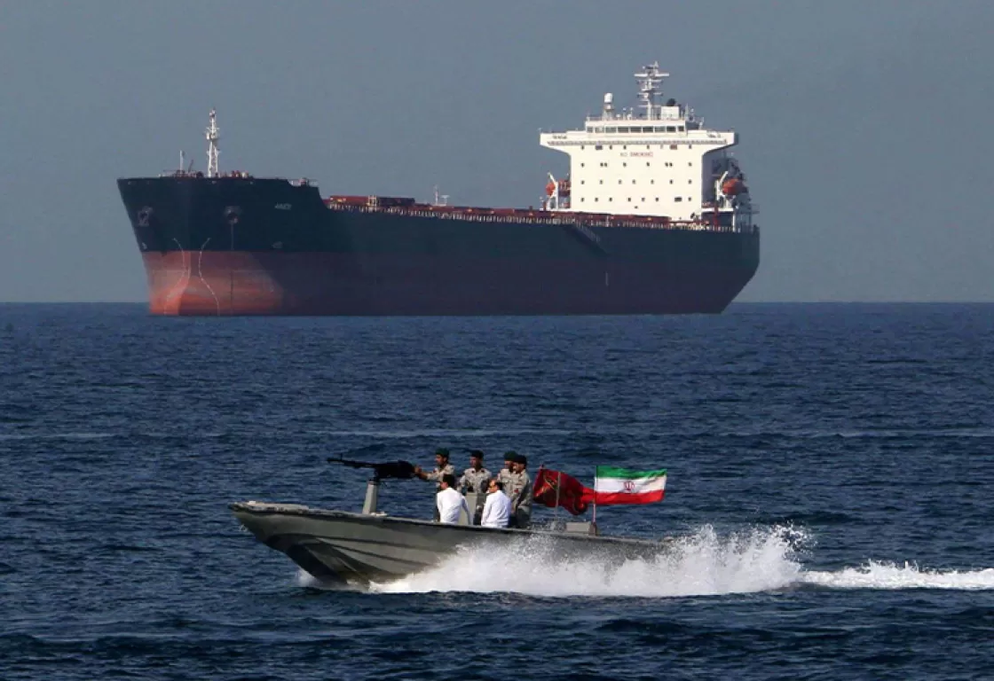 هكذا تحاول إيران مواجهة التحالف الدولي في البحر الأحمر... تحالف جديد يجمع الحوثي والقاعدة هكذا تحاول إيران مواجهة التحالف الدولي في البحر الأحمر... تحالف جديد يجمع الحوثي والقاعدة