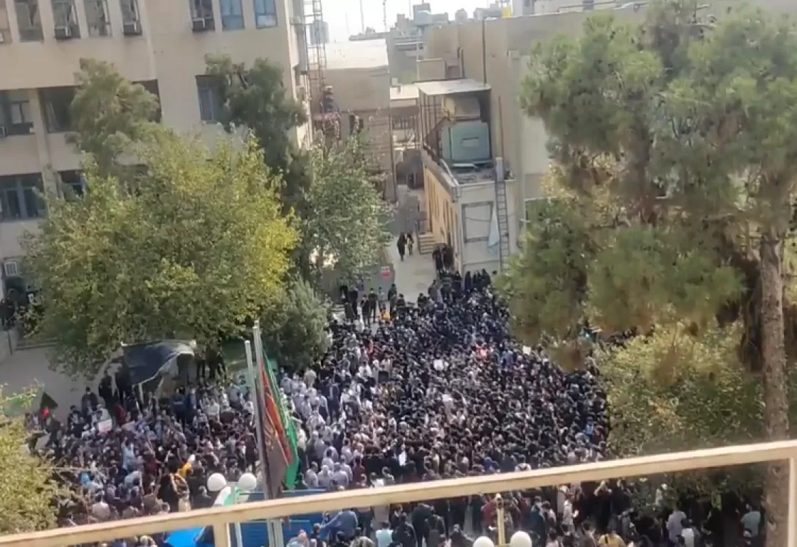موجة احتجاجات جديدة تواجه النظام الإيراني... ما القصة؟ موجة احتجاجات جديدة تواجه النظام الإيراني... ما القصة؟