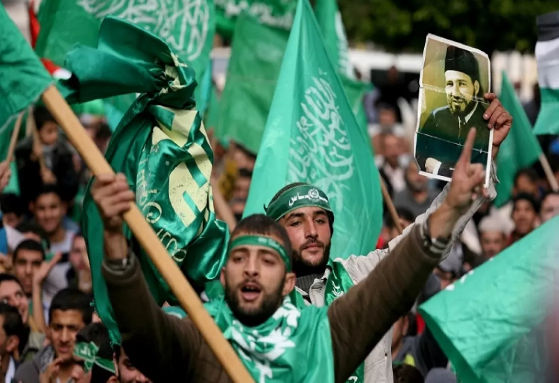 شريف يزحف على إرث الزيات.. &quot;عنكبوت الإخوان&quot; بأوروبا يسلم أختامه