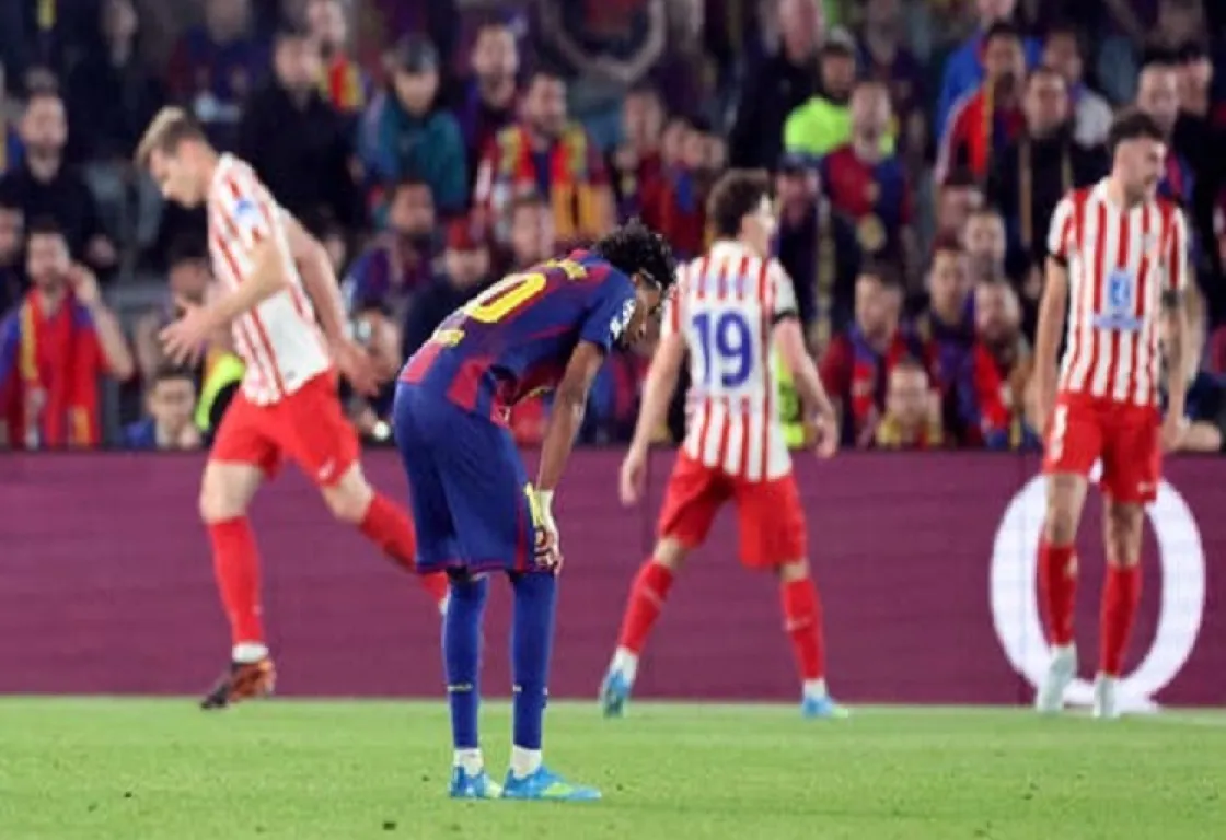 وسط جدل تحكيمي: أتليتكو يصعق برشلونة في الكامب نو 