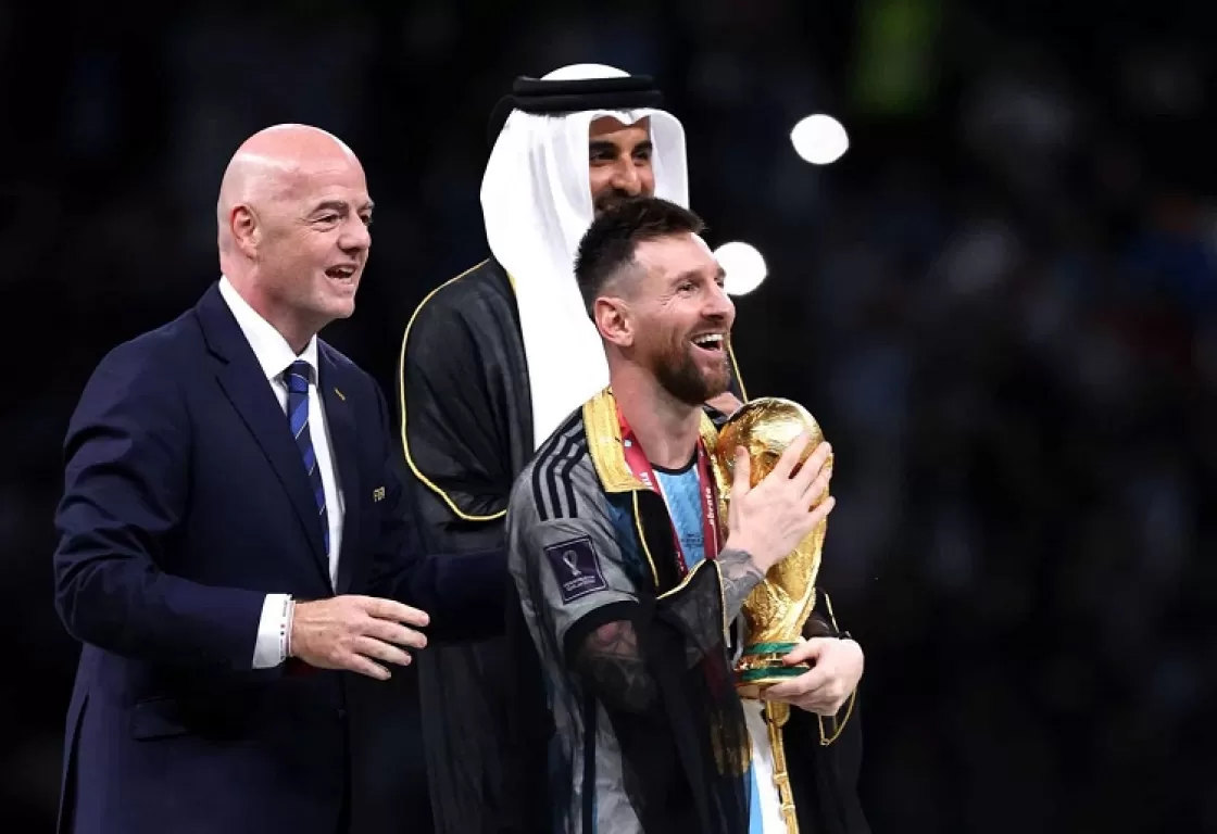 عرض مبلغ خيالي مقابل "بشت" تتويج ميسي... من هو الذي يريد شراءه؟ عرض مبلغ خيالي مقابل "بشت" تتويج ميسي... من هو الذي يريد شراءه؟