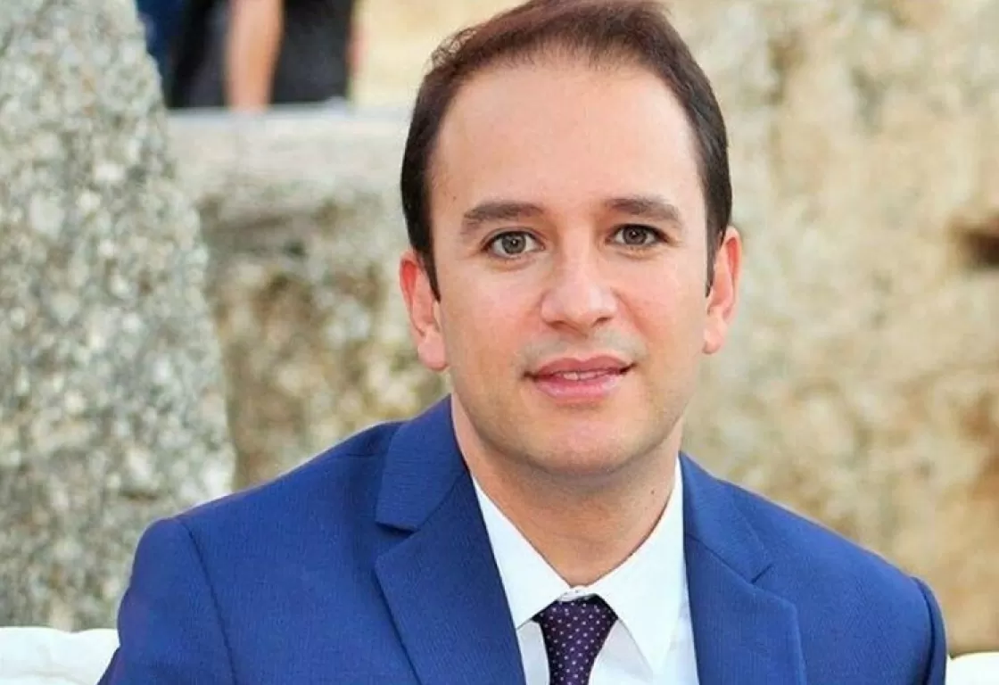 أثار الجدل بتصريحاته حول اللاجئين السوريين... محافظ بعلبك الهرمل واقعي أم عنصري؟ أثار الجدل بتصريحاته حول اللاجئين السوريين... محافظ بعلبك الهرمل واقعي أم عنصري؟