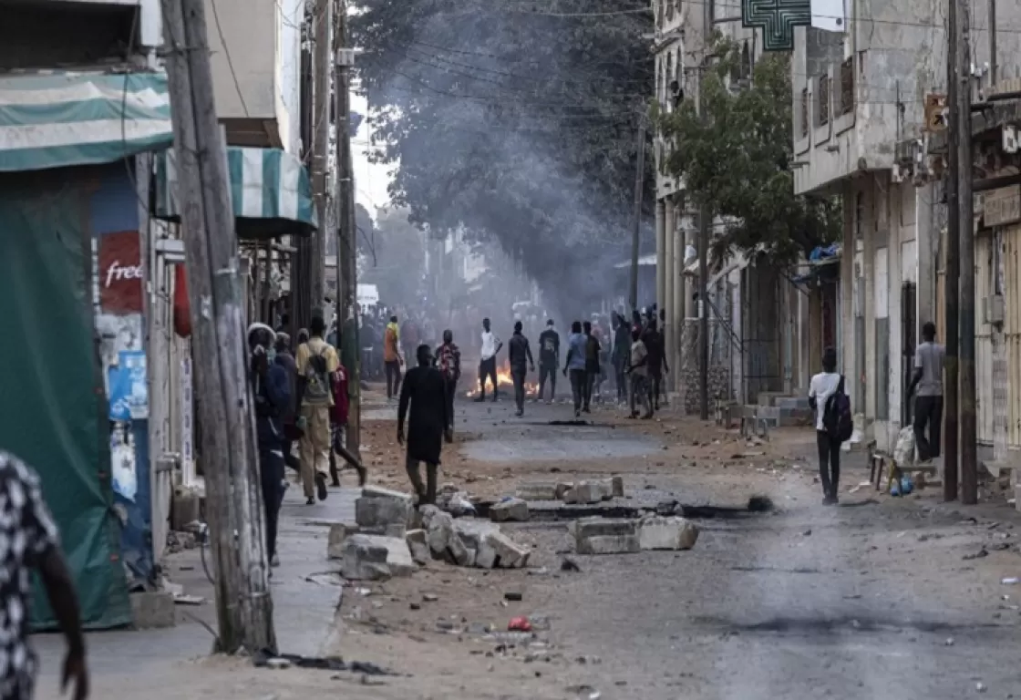 بعد اتهامه باغتصاب (27) طفلة... معلم بمدرسة قرآنية يسلم نفسه للسلطات السنغالية بعد اتهامه باغتصاب (27) طفلة... معلم بمدرسة قرآنية يسلم نفسه للسلطات السنغالية