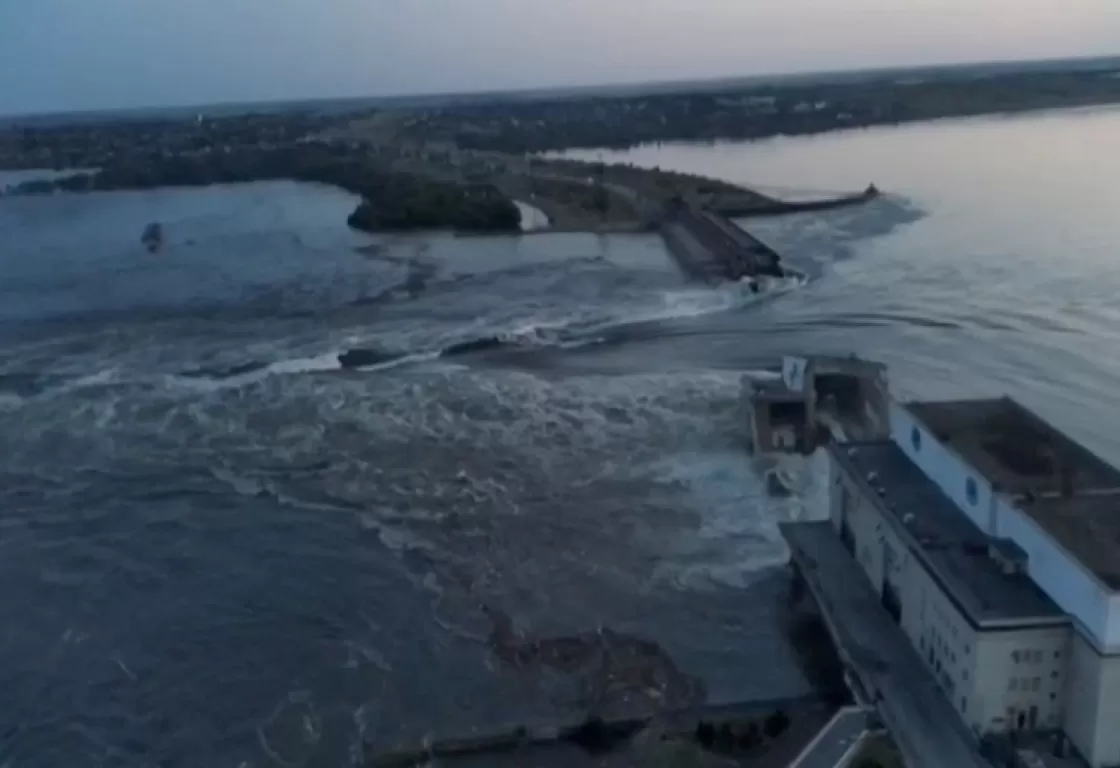 بعد تفجير السد الأوكراني... ما التداعيات على محطة زابوريجيا النووية؟