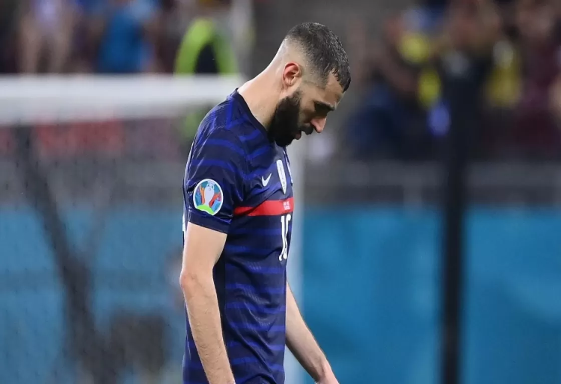إعصار موريشيوس يتسبب في أزمة بين بنزيما واتحاد جدة إعصار موريشيوس يتسبب في أزمة بين بنزيما واتحاد جدة