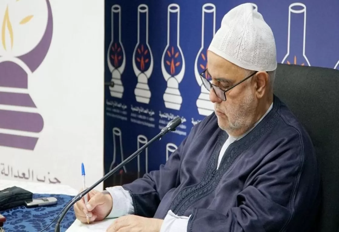 "رُفع عنه القلم، وهو جاف فكريًا وسياسيًا"... وهبي يفتح النار على بنكيران