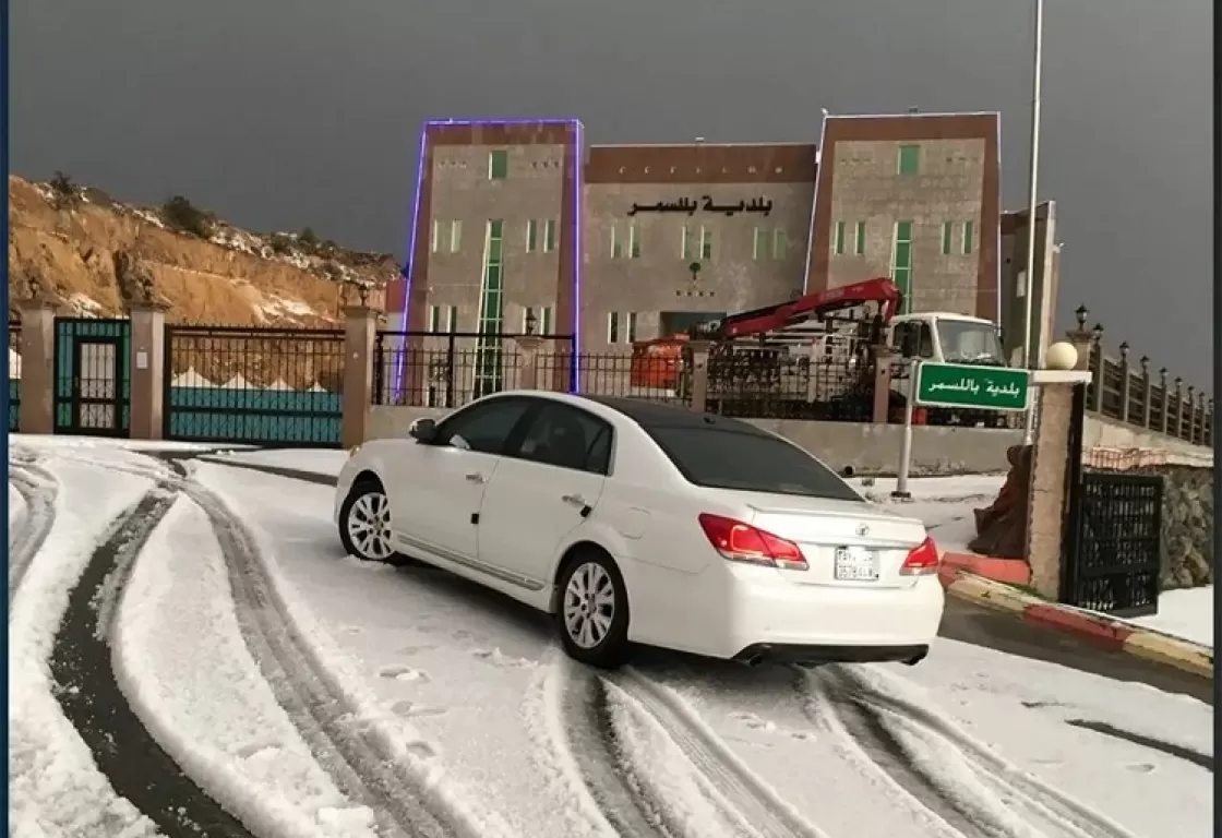 ظواهر مناخية غريبة تعصف بالكويت والسعودية... فيديوهات ظواهر مناخية غريبة تعصف بالكويت والسعودية... فيديوهات