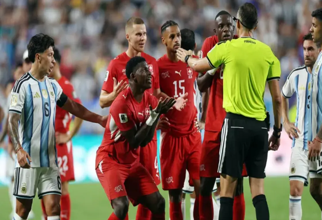 مجلس الاتحاد الدولي يعترف بوجود خطأ تحكيمي في طرد لاعب سويسرا أمام الأرجنتين بالمونديال مجلس الاتحاد الدولي يعترف بوجود خطأ تحكيمي في طرد لاعب سويسرا أمام الأرجنتين بالمونديال