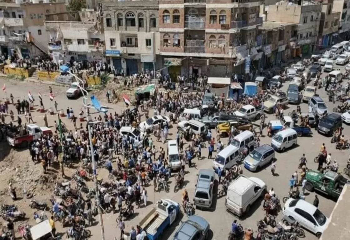 أهالي تعز يثورون على الإخوان... ما الجديد؟ أهالي تعز يثورون على الإخوان... ما الجديد؟