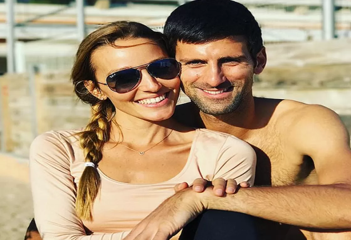 ديوكوفيتش يتجاوز هزيمته في ويمبلدون بزجاجة شمبانيا تبلغ (100) ألف جنيه إسترليني
