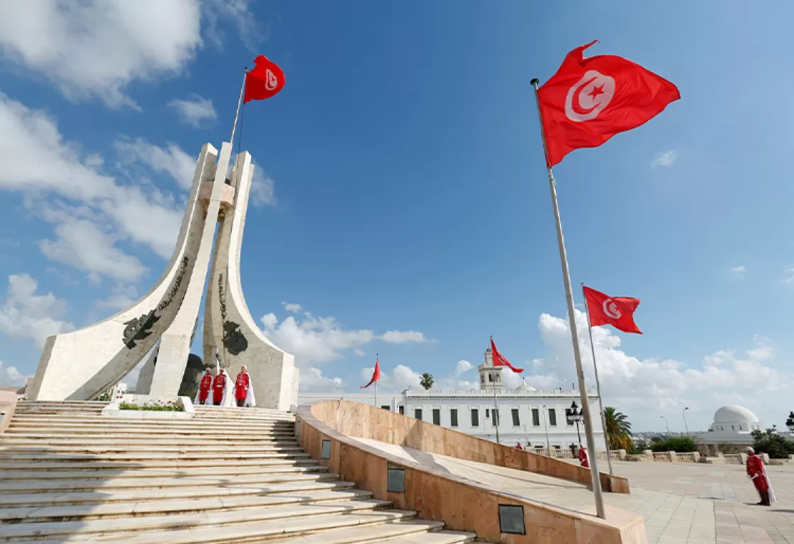 أقنعت زوجتي بخلع الحجاب... داعية تونسي يثير الجدل أقنعت زوجتي بخلع الحجاب... داعية تونسي يثير الجدل