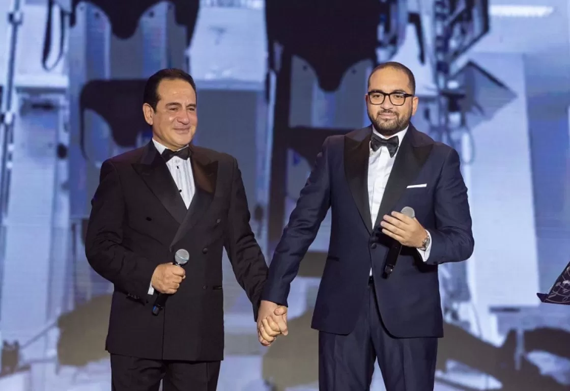 بعد نجاح حفله بالسعودية ..محمد ثروت ونجله يتصدران الترند لهذا السبب بعد نجاح حفله بالسعودية ..محمد ثروت ونجله يتصدران الترند لهذا السبب