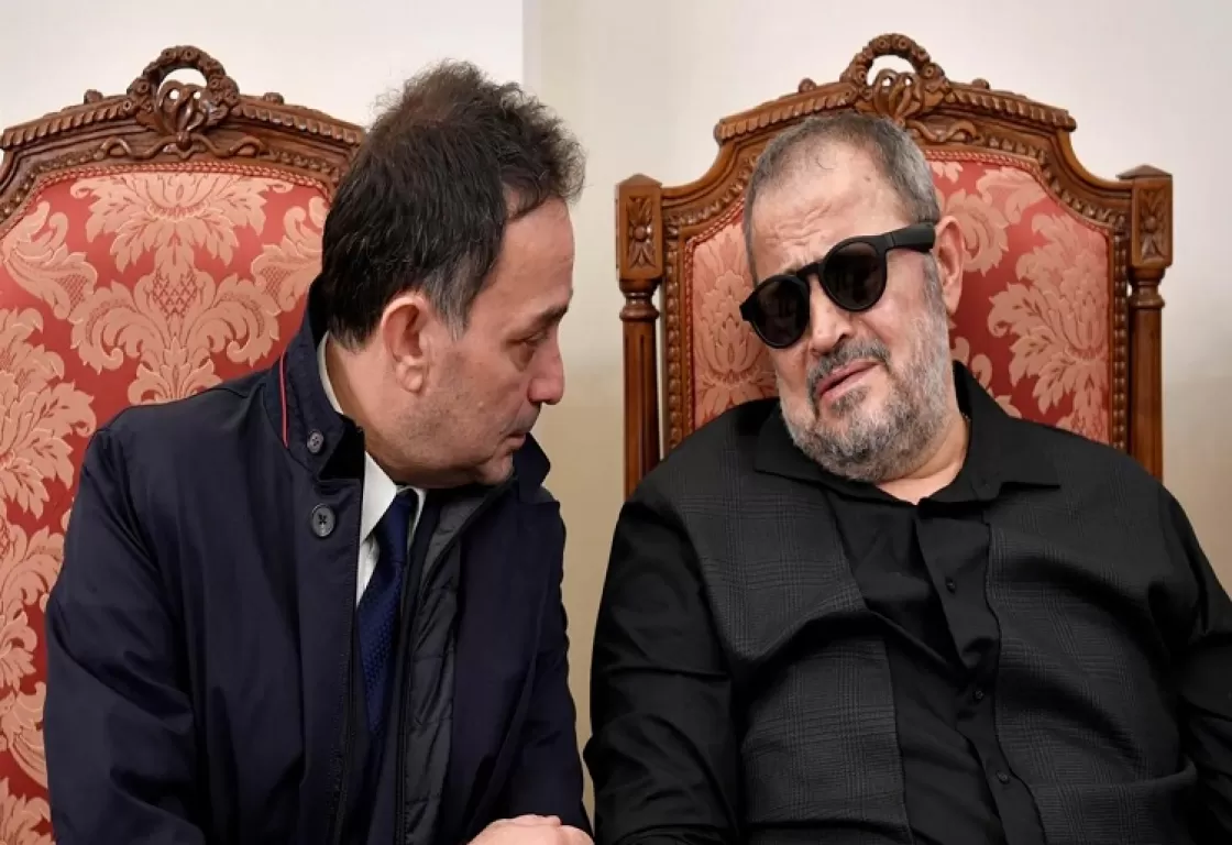 بالفيديو... انهيار الفنان جورج وسوف في عزاء نجله بالفيديو... انهيار الفنان جورج وسوف في عزاء نجله