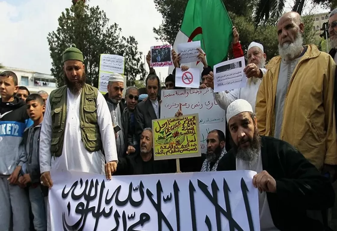 في الجزائر... إجماع على رفض عودة فلول الإنقاذ في الجزائر... إجماع على رفض عودة فلول الإنقاذ