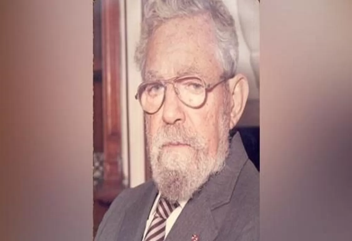 "غوغل" يحتفل بالذكرى 115 لميلاد "رائد علوم البحار".. ماذا تعرف عن حامد جوهر؟ "غوغل" يحتفل بالذكرى 115 لميلاد "رائد علوم البحار".. ماذا تعرف عن حامد جوهر؟