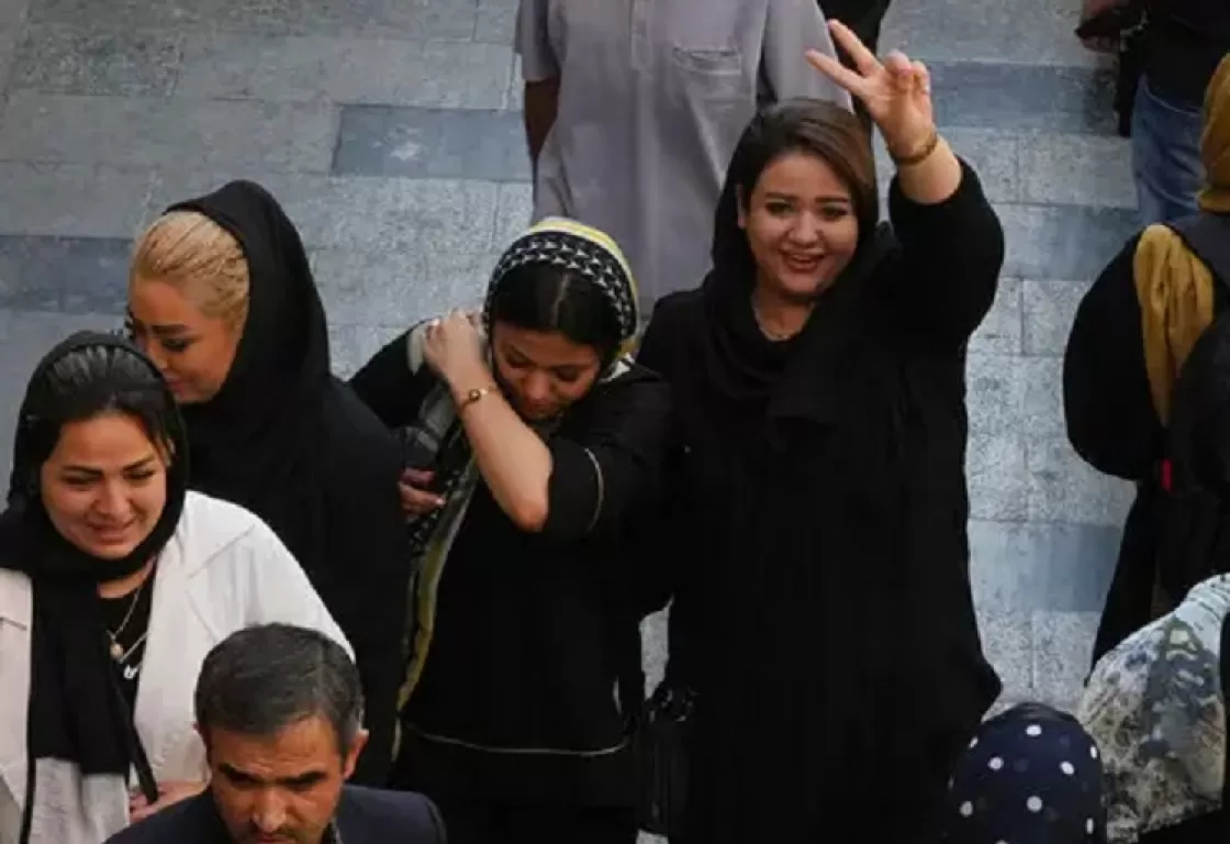 بسبب عدم احترام الحجاب الإلزامي... إغلاق (150) مؤسسة تجارية في إيران بسبب عدم احترام الحجاب الإلزامي... إغلاق (150) مؤسسة تجارية في إيران